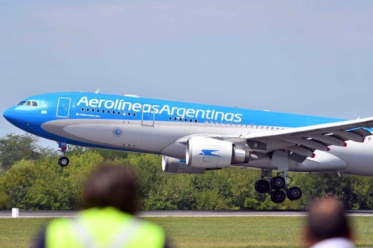 Partió un nuevo vuelo a China en busca de más vacunas de Sinopharm