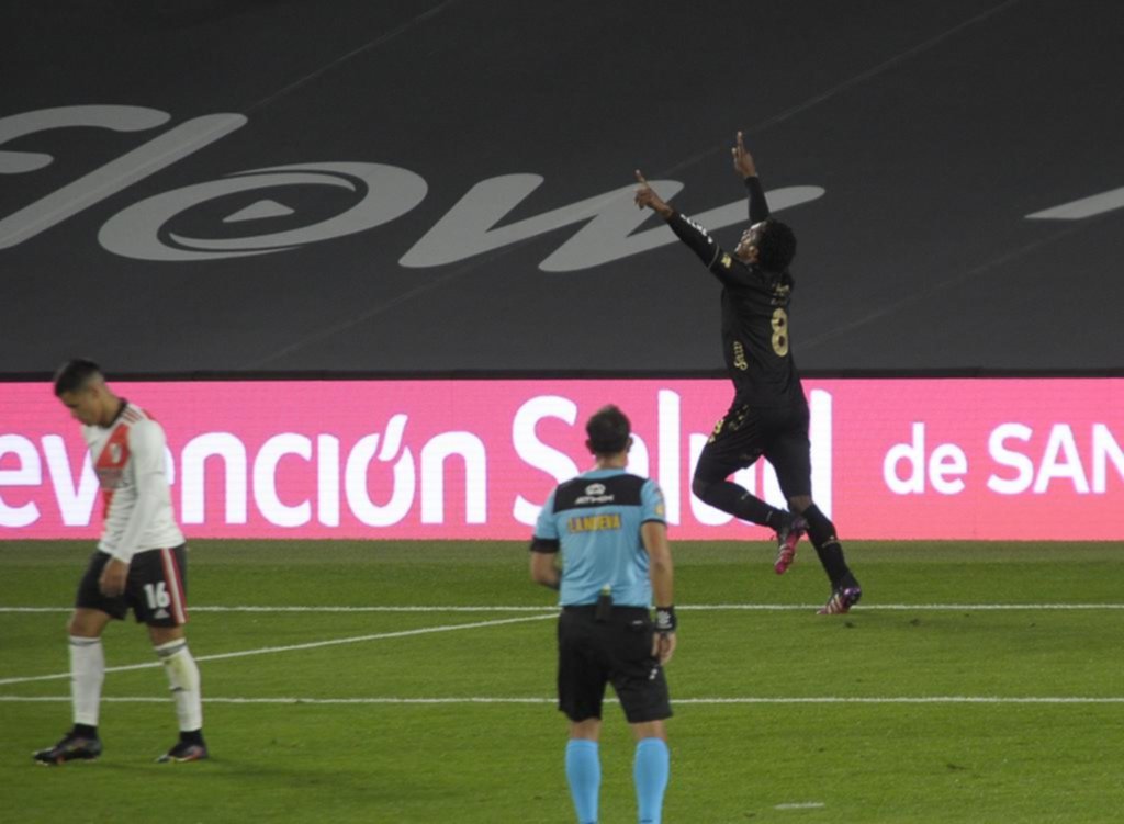 River todavía no arranca en el semestre: derrota con Colón