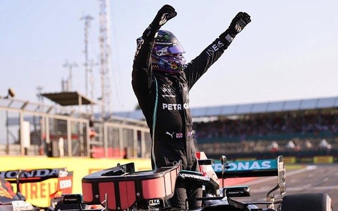 Insultos racistas contra Hamilton en las redes después de la polémica en la F1
