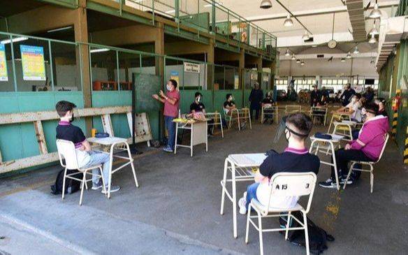 CABA anunció el regreso total a las aulas tras las vacaciones: cómo es el esquema escalonado
