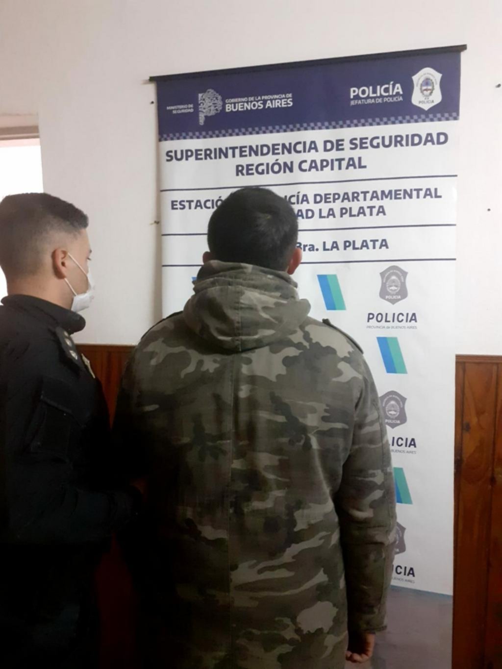 Quiso golpear a la hermana hasta adentro del hospital