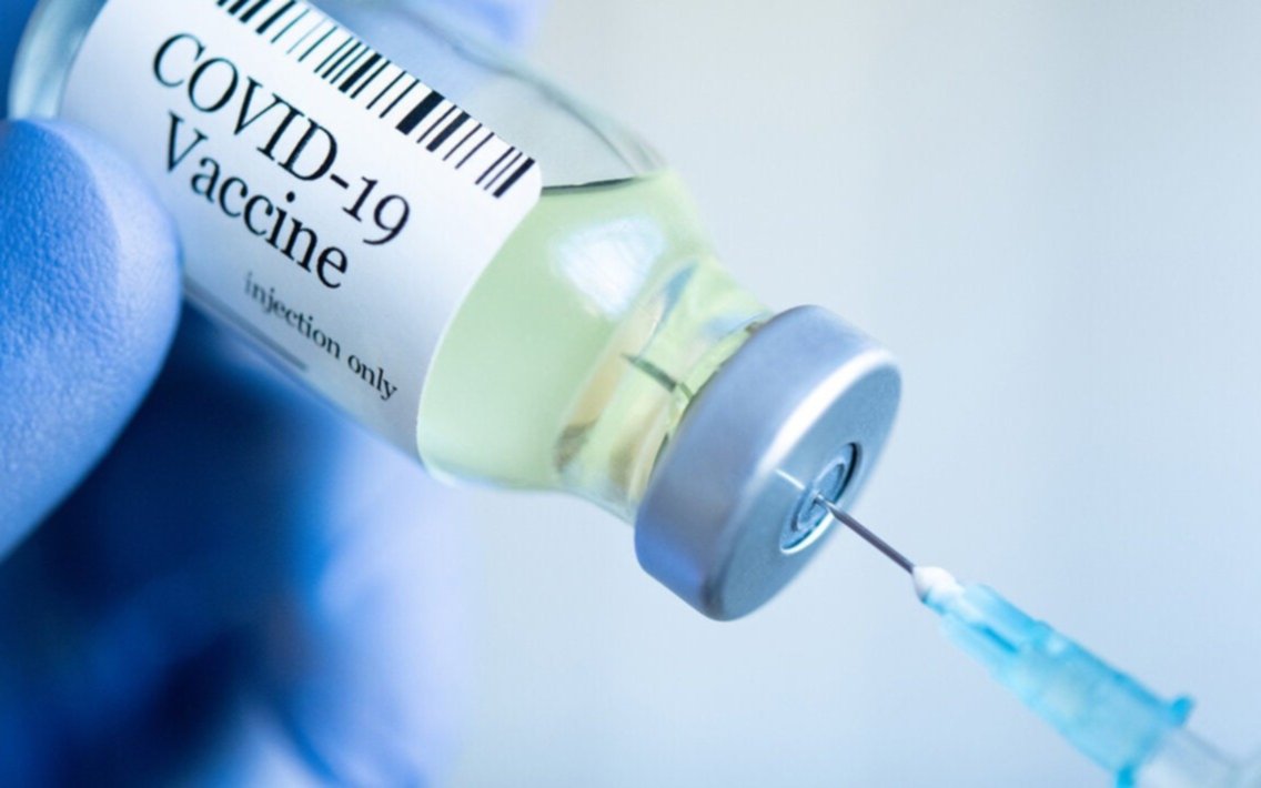 El país que reconoció que cientos de sus ciudadanos recibieron vacunas falsas contra el coronavirus
