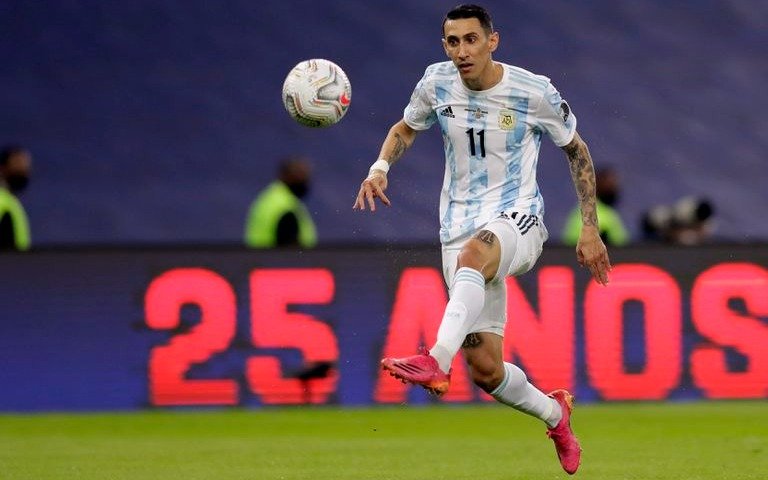 Di María agradeció el trapo que los hinchas de Central le dedicaron en el Gigante