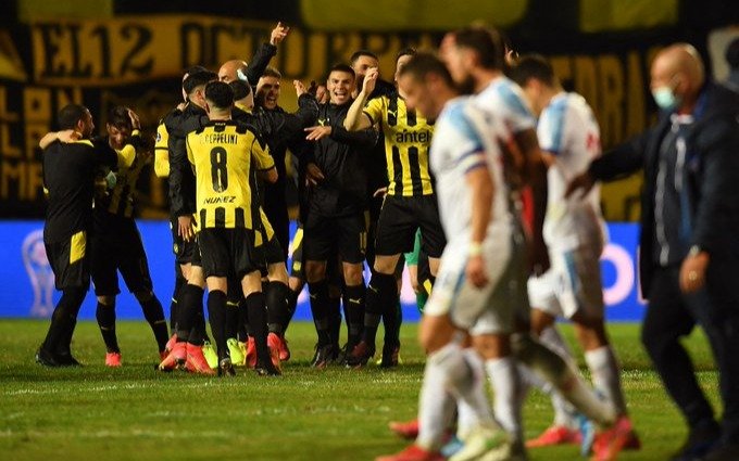 Peñarol se clasificó a cuartos de final de Sudamericana eliminando a Nacional en clásico uruguayo