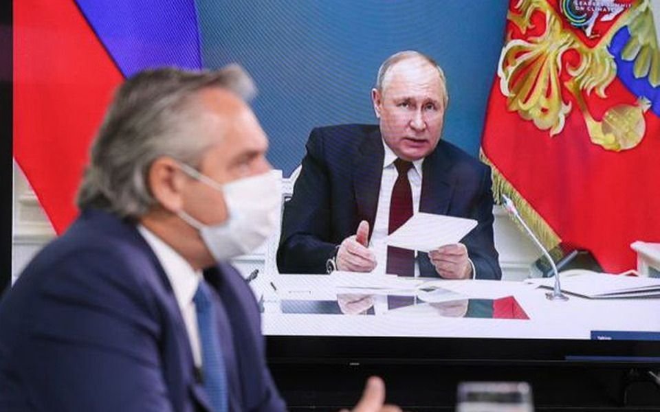 Tras la polémica por la carta, Rusia se comprometió a enviar las vacunas de Sputnik V
