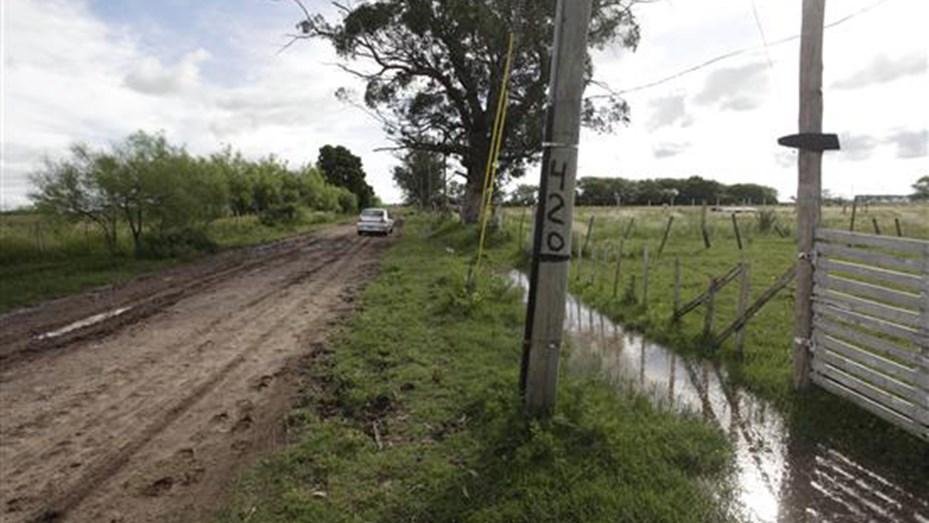 Una banda se metió en una propiedad y ató a toda una familia