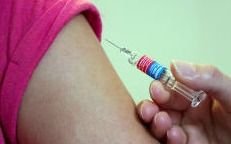 Ya se anotaron 400 mil chicos para vacunarse: mañana, los de 12 años con declaración jurada