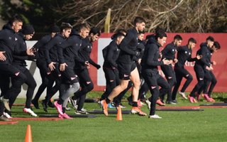 Estudiantes: el plantel volvió a los entrenamientos pensando en Newell's