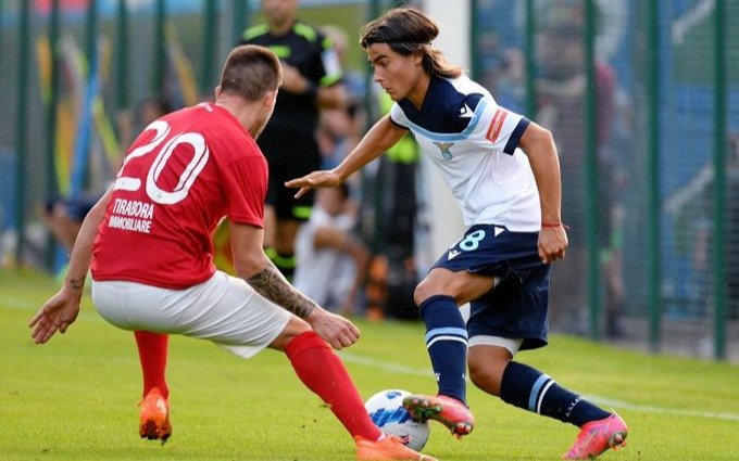 El juvenil argentino Luka Romero debutó en la Lazio de Italia frente a Padova