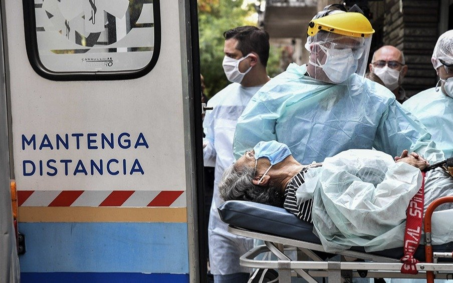 Argentina sumó 471 muertos por COVID en las últimas 24 horas y otros 15.883 casos