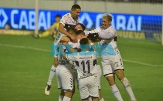 Gimnasia se llevó los tres puntos en el Bosque