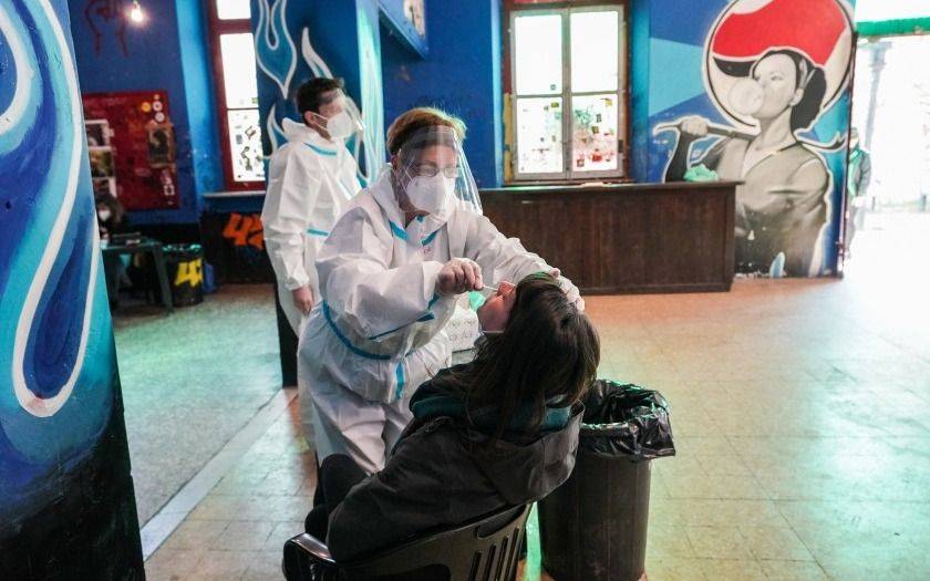 Aseguran que la variante Delta puede ser tan contagiosa como la varicela