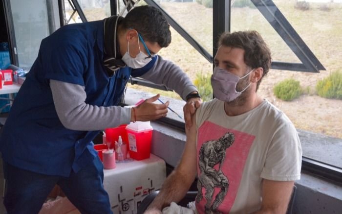 Provincia: los primeros resultados de combinación de vacunas arrojaron que no hubo efectos adversos