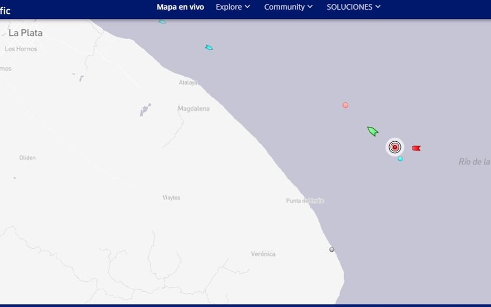 Uun buque gigante que transporta gas estuvo encallado en el Río de la Plata