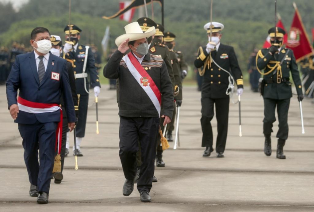 Castillo tiene mucha izquierda, pocas mujeres y ningún ministro de Economía