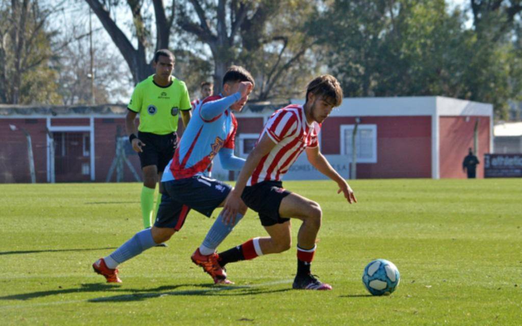 Estudiantes no pudo repetir un triunfo y cedió la punta