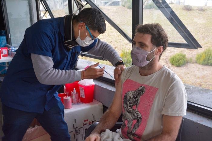 En la Provincia dicen que la combinación de vacunas no tiene efectos adversos graves