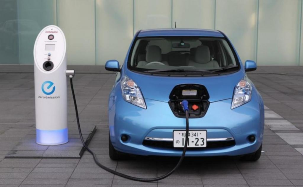 Combustibles e inflación impulsan la venta global de vehículos híbridos y eléctricos