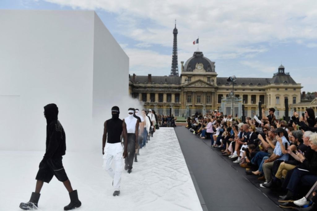 Moda en París: una semana exclusiva con diseños masculinos