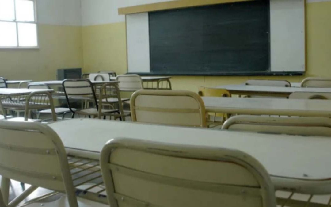 Suspenden las clases en un colegio de La Plata porque se robaron las computadoras