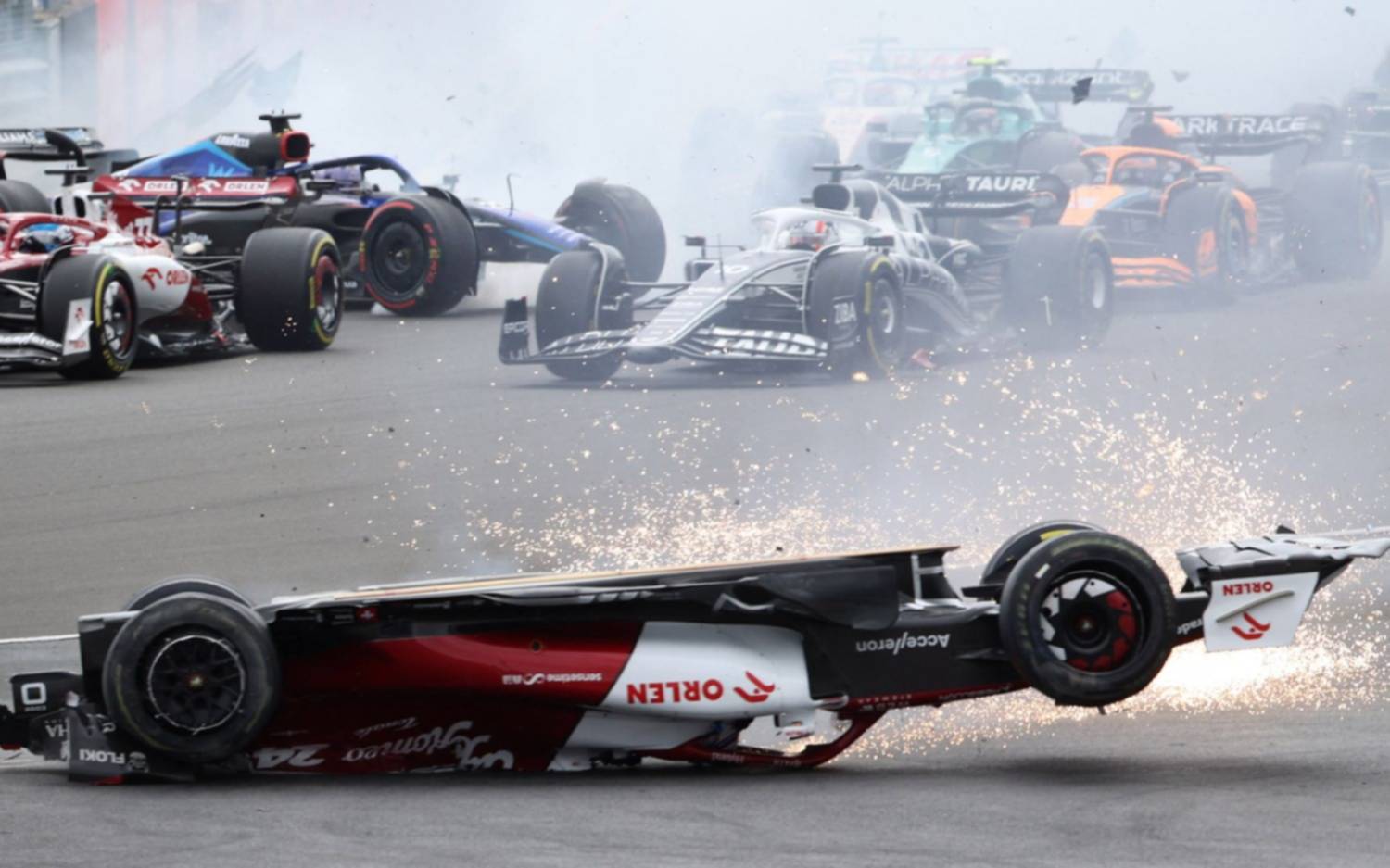 Piloto chino del terrible accidente en la F1 corre el domingo: "Tengo más ganas que nunca"