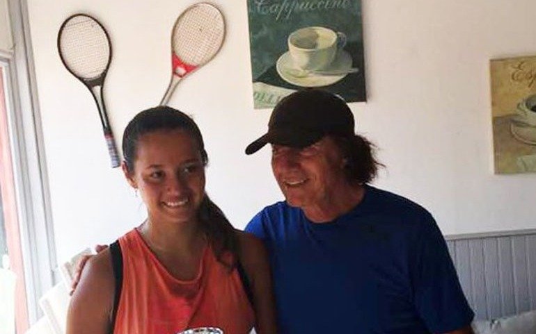 Andanian, la hija de Guillermo Vilas, quiere triunfar en el tenis 