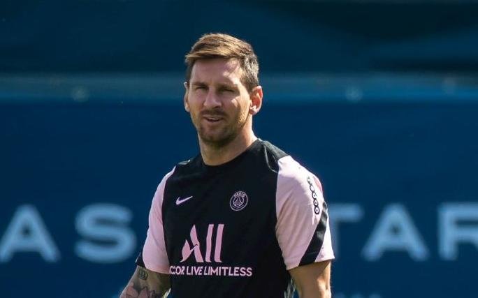 Messi volvió a entrenarse, con Paredes y nuevo técnico