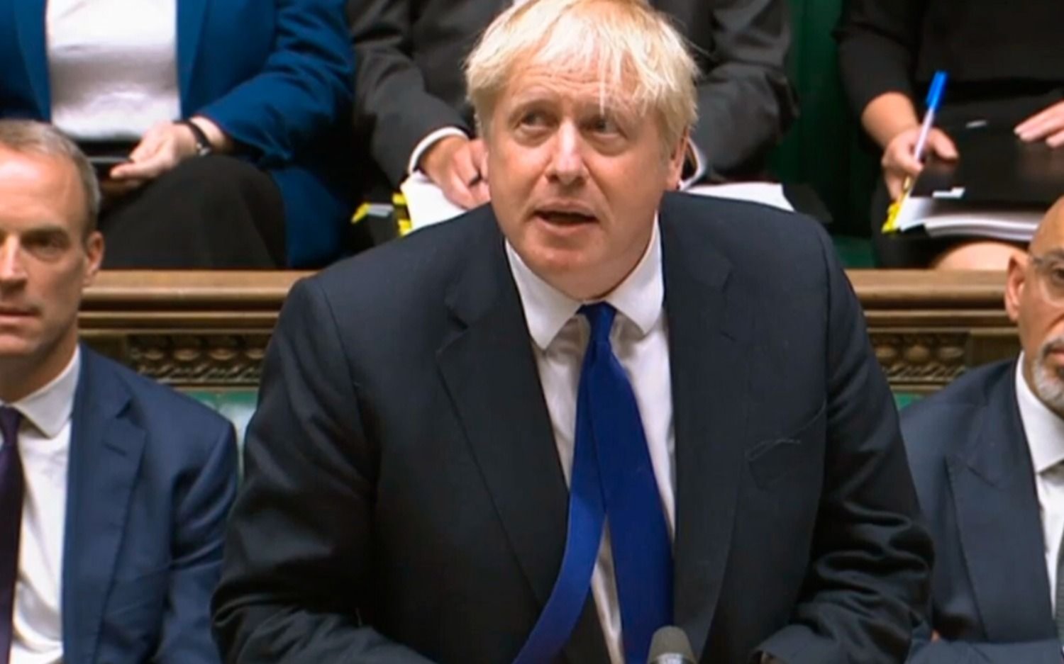  Los motivos de la ira contra Boris Johnson: renunciaron 26 funcionarios y pende de un hilo