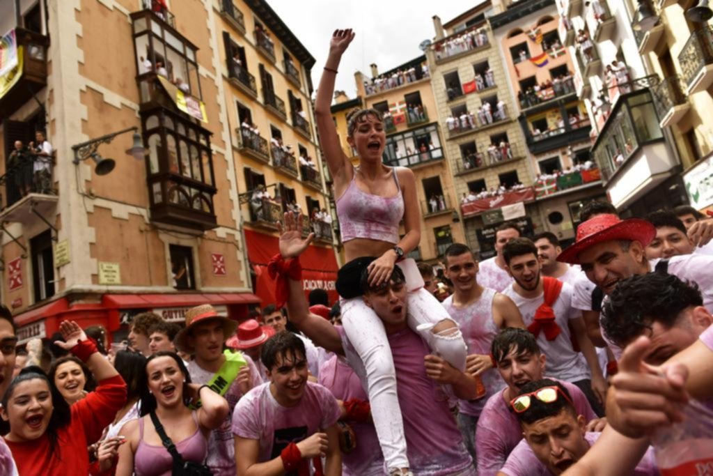 Con el tradicional “chupinazo”, regresó el festival de San Fermín