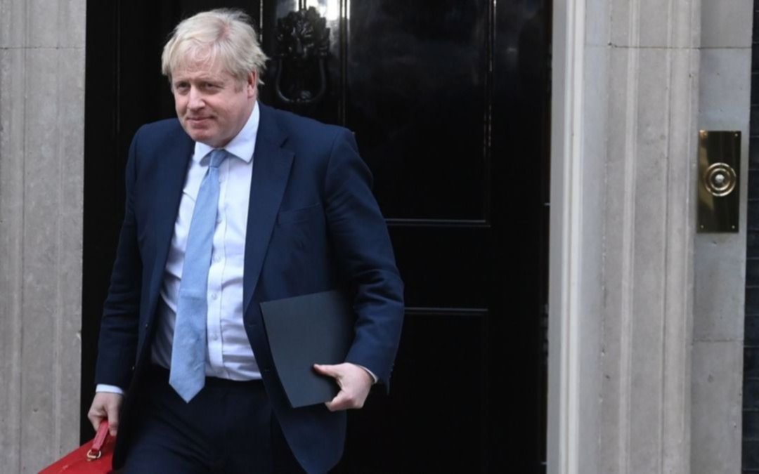 La cronología de la caída de Boris Johnson, que tuvo tres años cargados de polémica