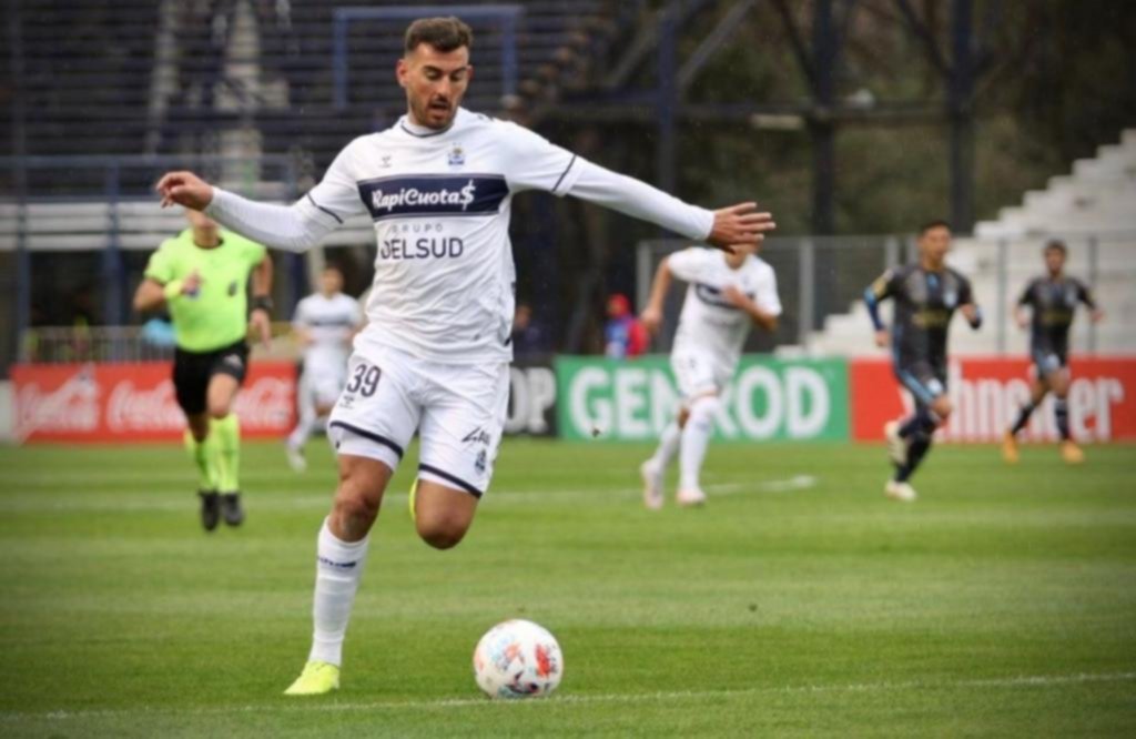 Juega la reserva con la vuelta de A. Domínguez