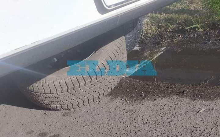 Temor en Los Hornos por unos "robaruedas": intentaron atacar una camioneta Saveiro