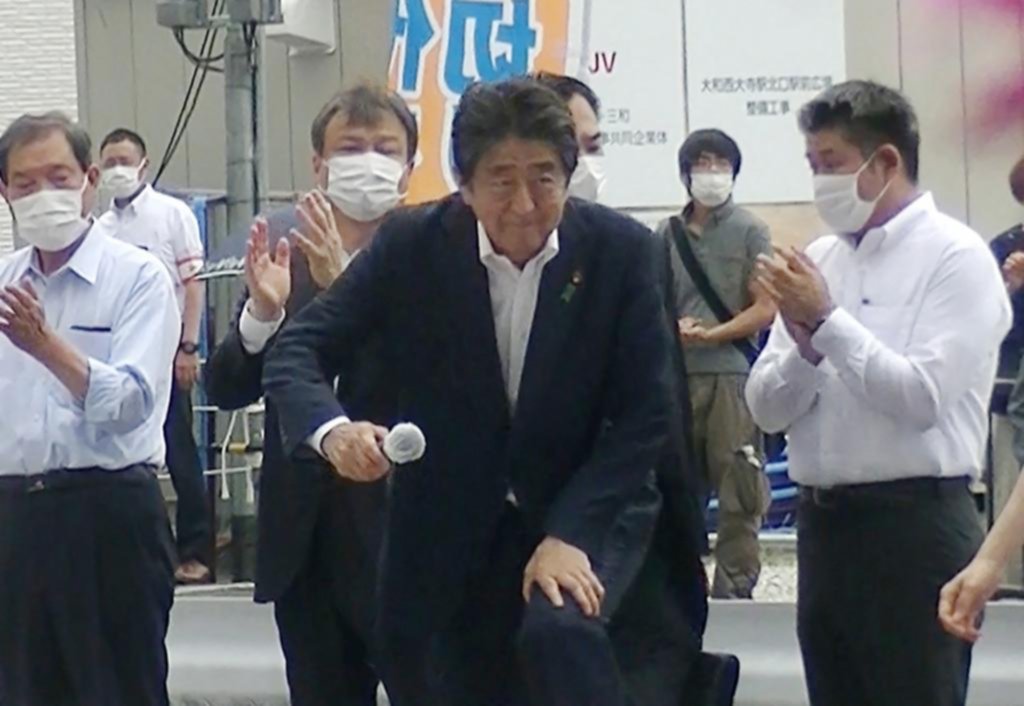 El crimen del ex premier: locura y conmoción en Japón
