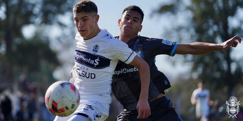 Empató la reserva con gol de Alexis Domínguez