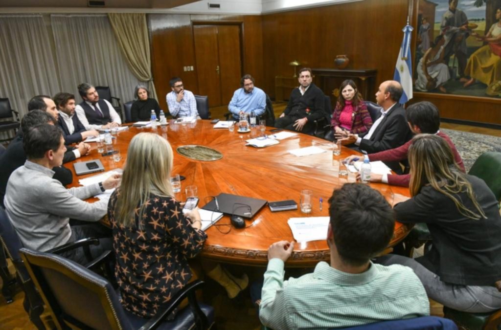 Batakis designó a su equipo, que cuenta con varios platenses