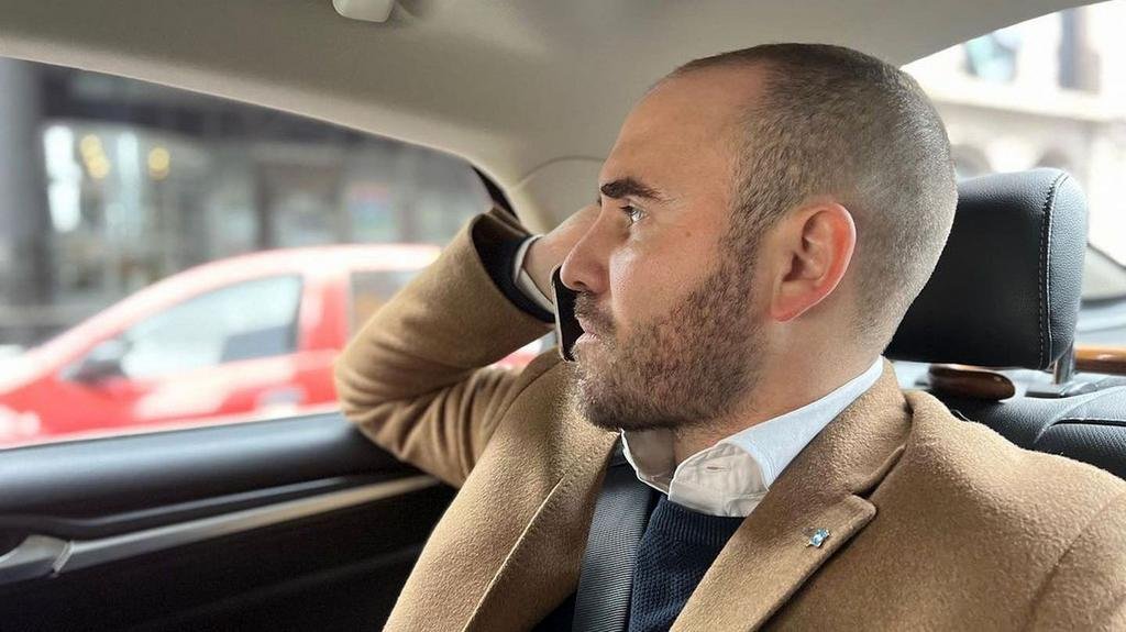 La culpa es del que se fue, “descanso” para Alberto F. y la lapicera en el “estuche”