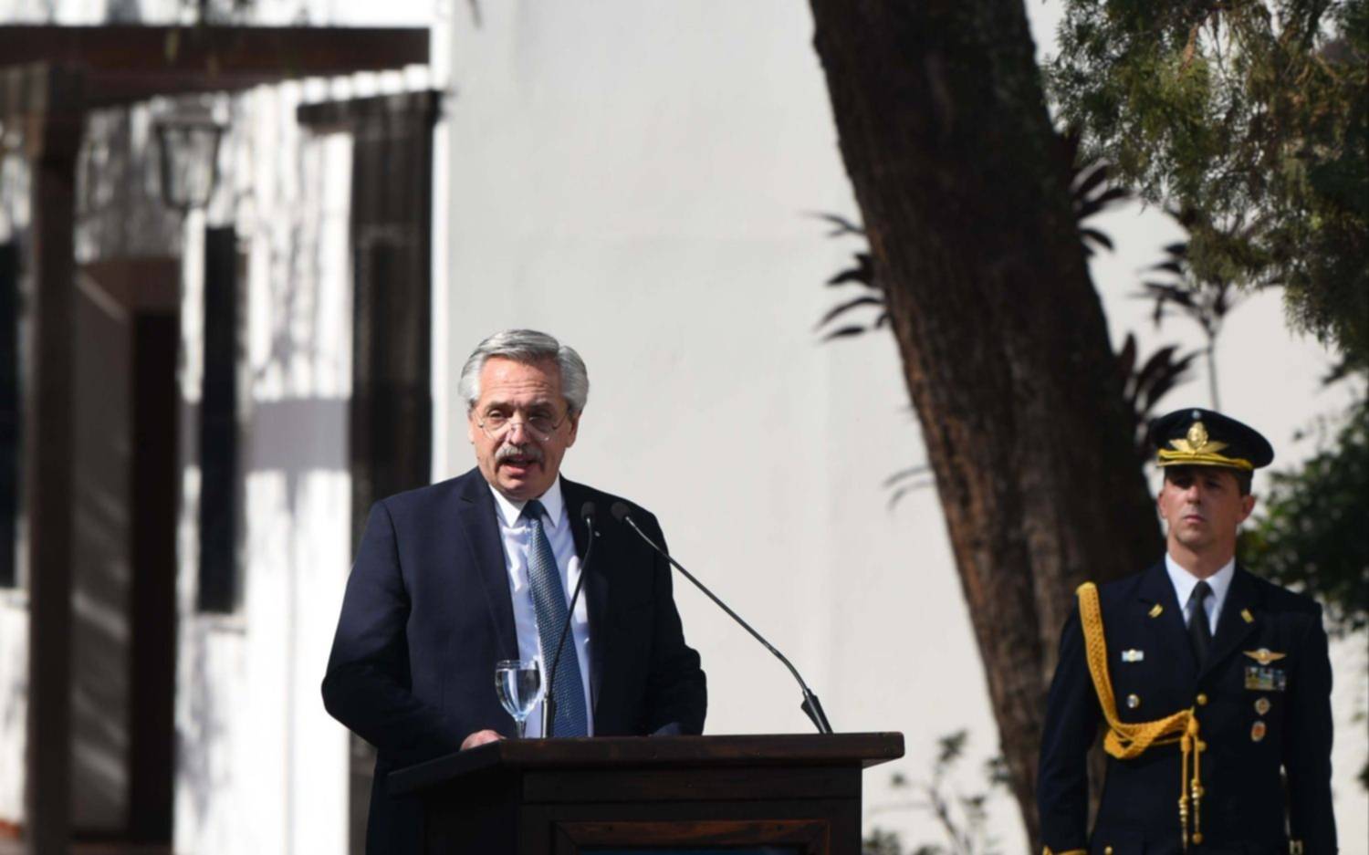  Alberto Fernández reapareció tras una semana agitada: eje en la "unidad" y pidió que "bajen las armas"