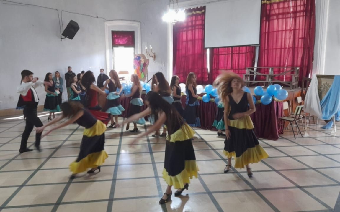 La danza piso fuerte en el Colegio María Teresa Pereyra