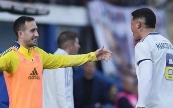 Clima caliente en Boca: el hermano de Benedetto le contestó a los hinchas por redes sociales
