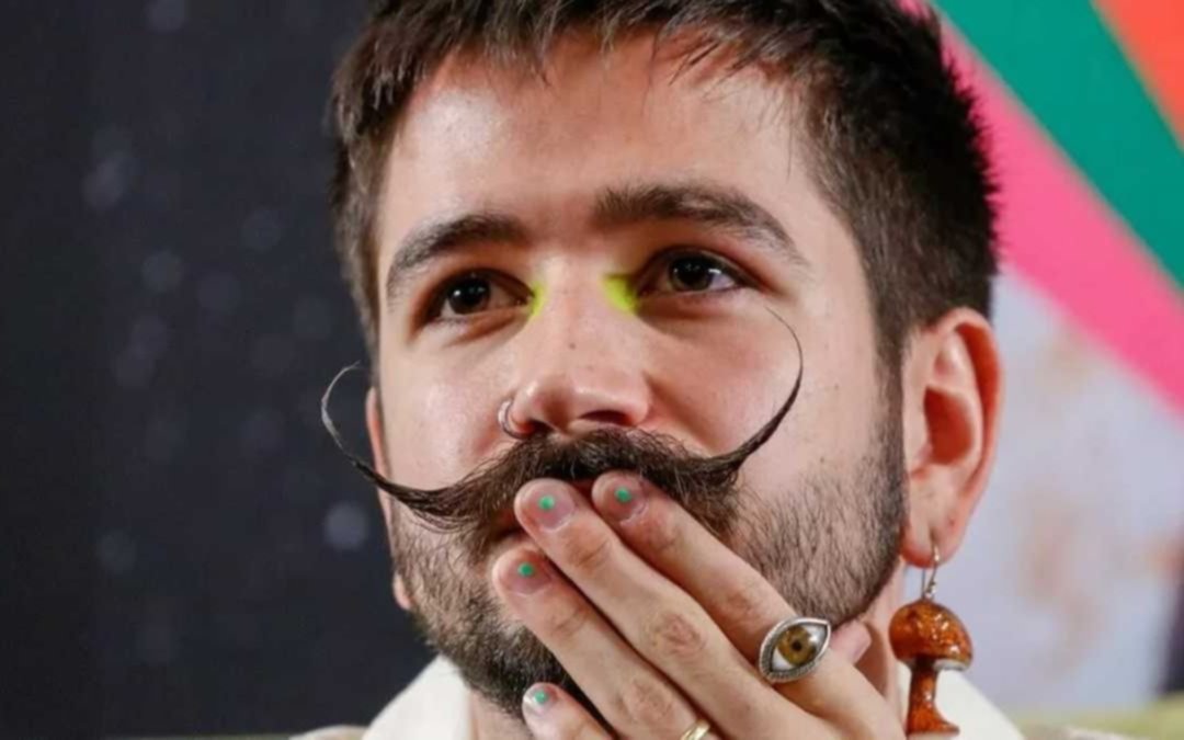 El emotivo gesto de Camilo con un fan durante su show