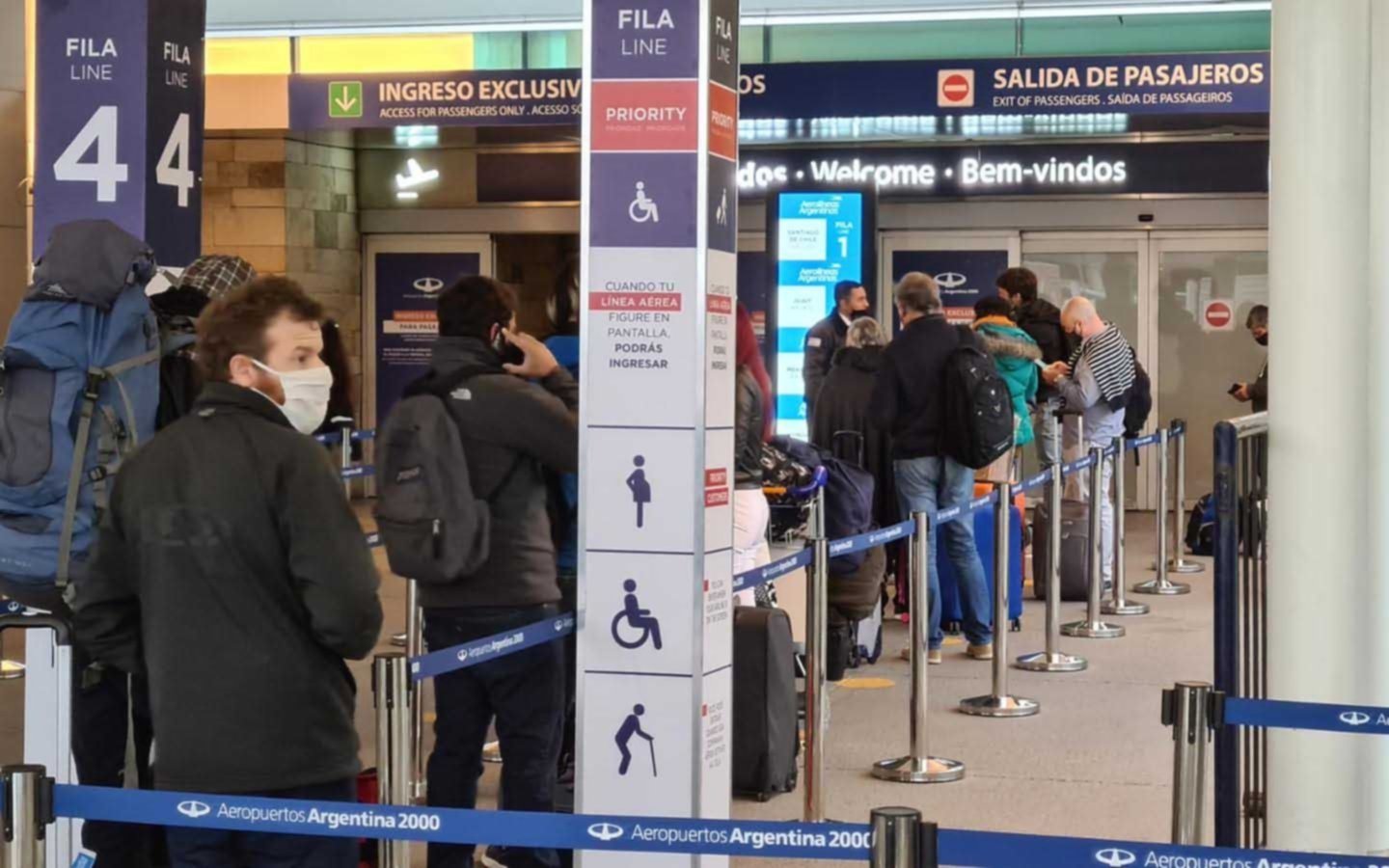 Colapsó el tráfico aéreo mundial tras la pandemia: hay 10 mil vuelos demorados