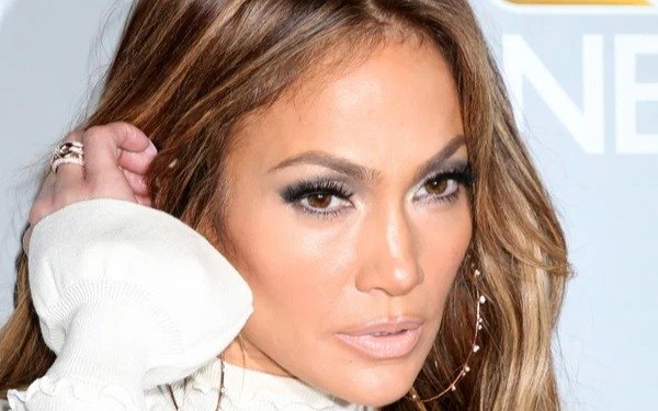 Jennifer Lopez confesó su pasado: agotamiento, estrés y ataques de pánico