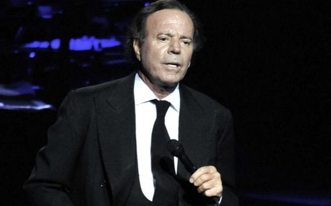Aseguran que es preocupante la salud de Julio Iglesias