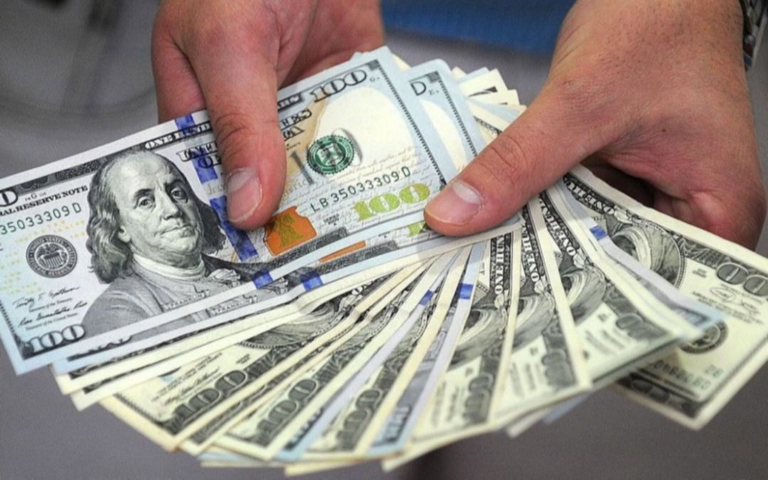 El dólar blue, imparable: tocó otro récord y llegó a $283