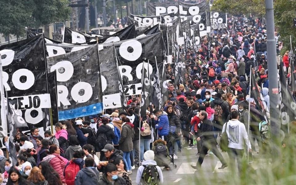 Salario básico: presión de movimientos sociales que anunciaron marchas y cortes
