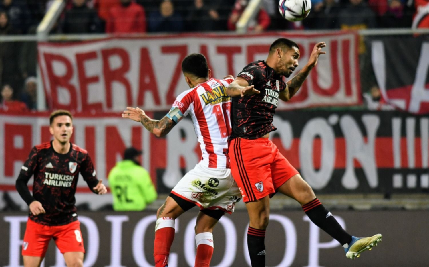 VIDEO. La increíble expulsión de Martínez en River