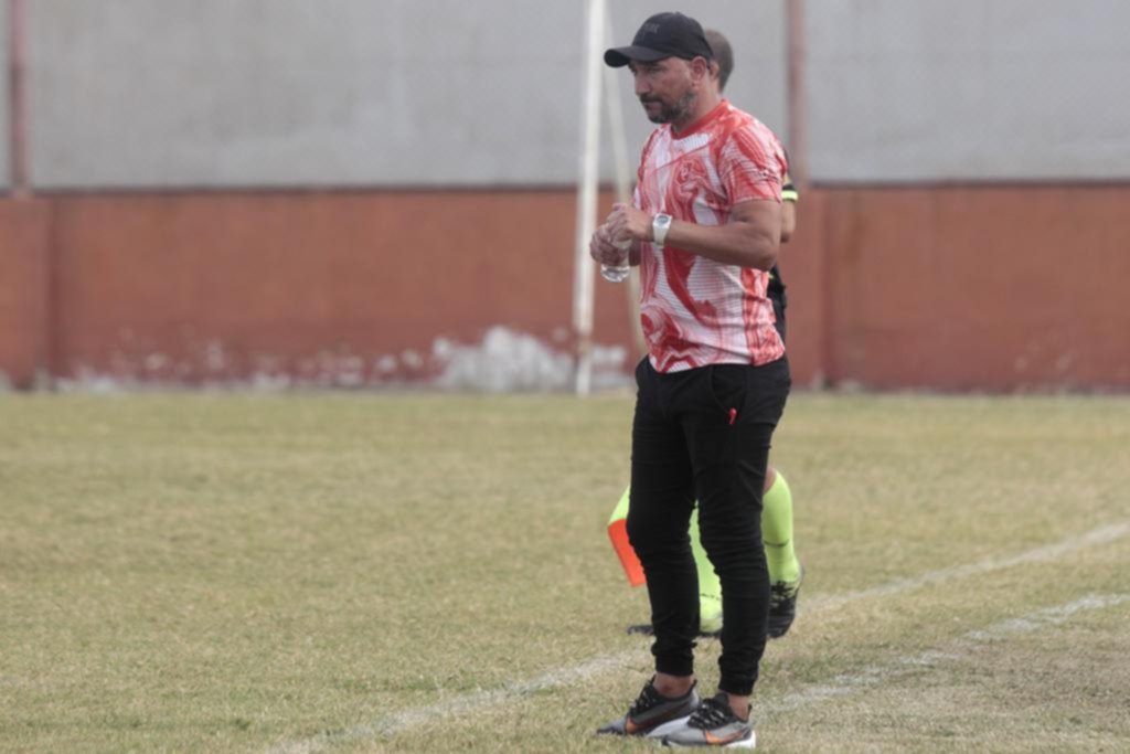 Nacho González renunció como DT de Cambaceres y ahora buscan al sucesor