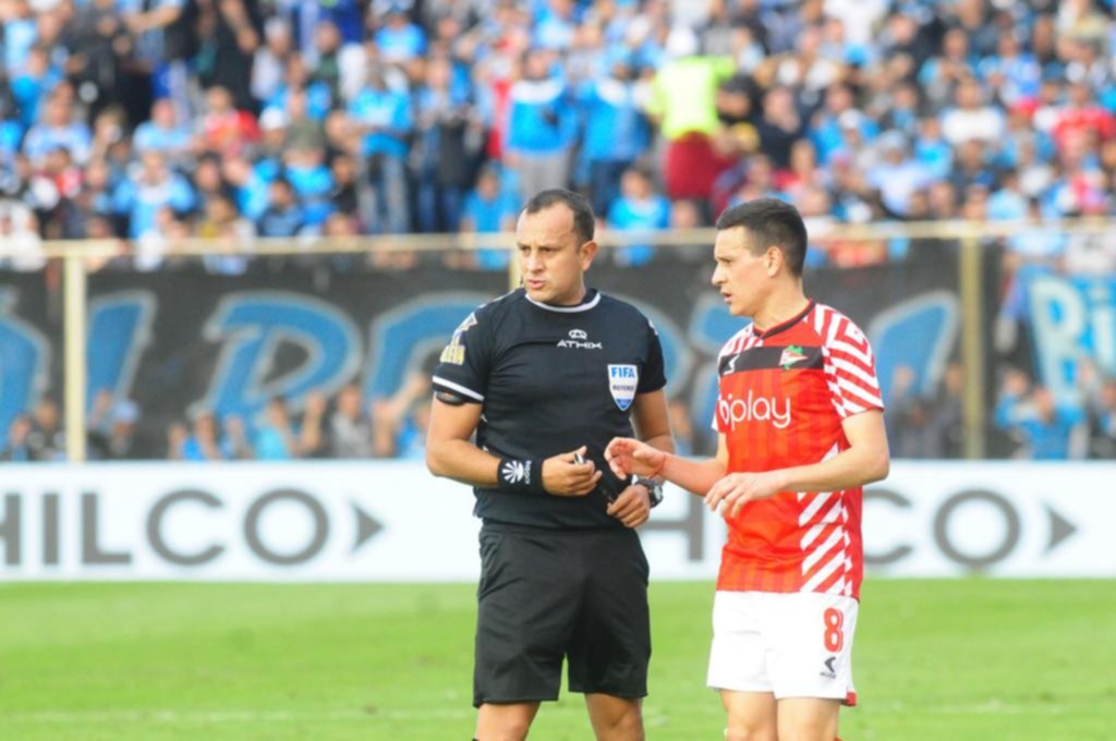 Polémica interminable por un penal que para unos fue y para otros no
