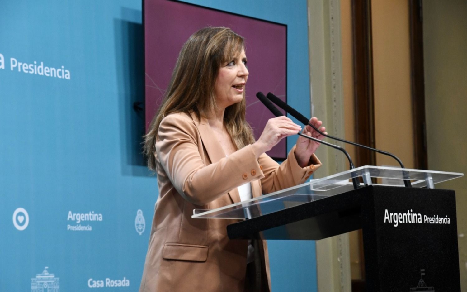 El Gobierno niega desabastecimiento pero pide que "no jueguen con la mesa de los argentinos"