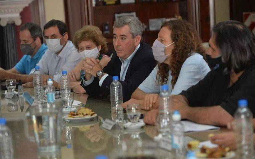 Paritarias en Provincia: más gremios estatales reclaman reabrir las negociaciones